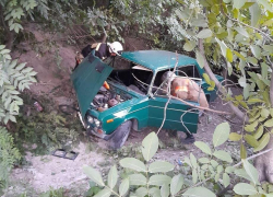 Машина в кювете: пострадали два новороссийца