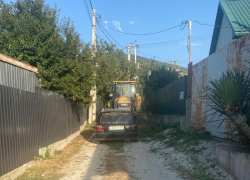 А у нас в проулке газ! Ближе, чем разрешено документацией, компания прокладывает газовую трубу в Новороссийске