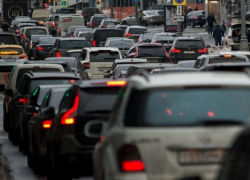 Центр Новороссийска утопает в утренних пробках 