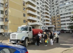 Ждать ли воду вечером? В Новороссийске наполняют резервуары и промывают систему