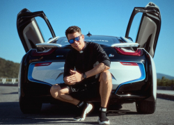 Главный по ИИ поздравил новороссийцев с Новым годом