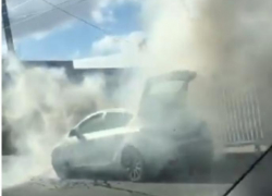 Как белый мотылек, горел сегодня опель в Новороссийске