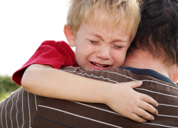 Малышу оторвало палец дверью в Новороссийске