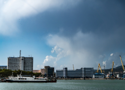 Погода в Новороссийске: снова облачно и пасмурно с усилением ветра