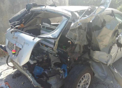 Багажник иномарки разворотило от взрыва в Новороссийске