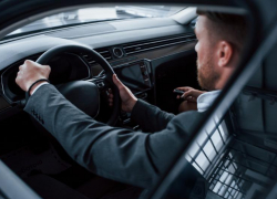 Новороссийцам напомнили, что заменить водительские права скоро не получится