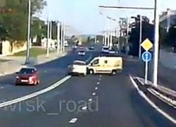 Инкассаторы снесли джип в Восточном районе Новороссийска