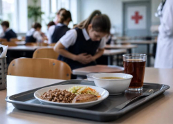 Школьники массово заболели после обеда в столовой школы Краснодарского края