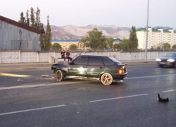 Новороссийцы устроили одиночный пикет против двухстороннего движения