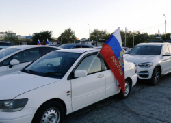 Флаг России – флаг Победы! В Новороссийске прошёл яркий флешмоб