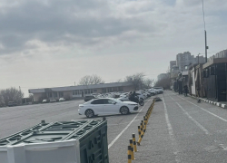 Туалет у «Малой Земли» в Новороссийске валяется больше месяца 