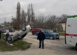 «Полет прошёл нормально». В Новороссийске машину перевернуло вверх колесами