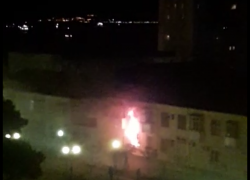 Несколько квартир охватило пламя в многоквартирном доме Новороссийска