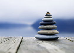 Гороскоп от «Блокнота»: девам захочется уединения, а овны будут учиться держать баланс