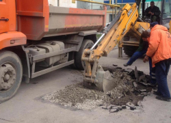 Разрытия на дорогах Новороссийска заинтересовали депутатов 