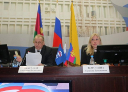 Слепила из того, что было: ЕР выбрала свой моральный облик