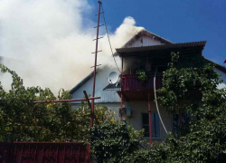 Пожар в Новороссийске не могли потушить несколько часов