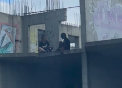 В Новороссийске подростков «сняли» с крыши новостройки