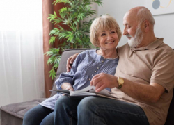 По пять тысяч рублей предложили выплачивать депутаты ко Дню пожилого человека