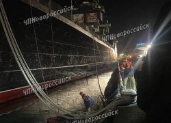 В Новороссийске женщина упала в воду у носа крейсера «Кутузов» 