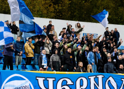 С ног на голову: новороссийский ФК «Черноморец» начал поддерживать своих фанатов