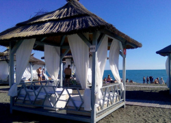 Море, бунгало, полиция, или как жительница Новороссийска уснула на пляже 