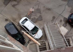 Новороссиец выпал из окна с 17 этажа