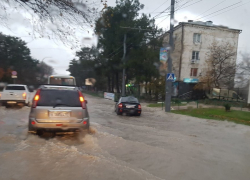 Улицы Новороссийска ушли под воду