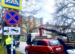 Парковаться опасно: глава Новороссийска анонсировал, где будут активно работать эвакуаторы