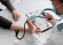 Не работаешь официально - плати! С неработающих россиян предложили брать оплату за ОСМ