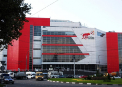 Прямо сейчас из ТРЦ «Красная площадь» эвакуируют людей