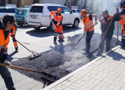 Почему в Новороссийске часто перекладывают новый асфальт и как этого избежать