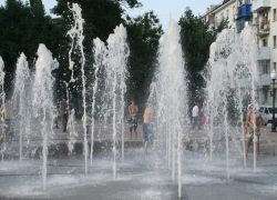 Высохли фонтаны: только после распоряжения главы в Новороссийске начали чистить фонтаны