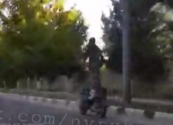 Новороссийский акробат на мопеде вновь демонстрирует мастерство