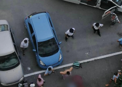 Выпала с балкона: в Новороссийске разбилась девочка-подросток