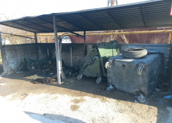 Огнеопасное «развлечение» нашли себе вандалы из Новороссийска: есть угроза автомобилям и домам