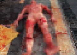 18+ Окровавленный и голый: скандал с манекеном в Новороссийске превратился в травлю   