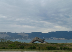 Погода в Новороссийске: прохлада, ветер и дождь с грозой на выходных