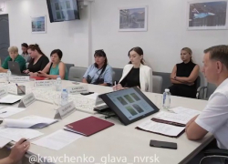 Всё будет «скоро»: жители Новороссийского района задали вопросы Андрею Кравченко