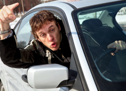 Россияне не готовы "сдавать" нетрезвых друзей-водителей