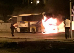 Автобус сгорел до тла в Новороссийске