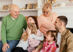 Гороскоп на 5 ноября: Тельцы сегодня будут в кругу семьи - молодцы