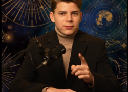 Кто сегодня главный краш: гороскоп на понедельник от Максима Бакурова