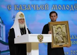 Не с пустыми руками: Патриарх Кирилл лично освятил храм в казачьем корпусе Краснодарского края