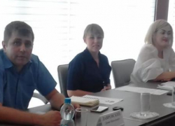 Последний сезон отрабатывают "бомбилы" на вокзале Новороссийска - здесь будет платная парковка