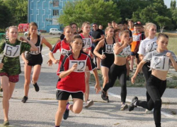 Юнармейцы махали руками и веслами на финале в Новороссийске