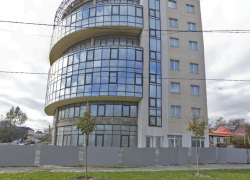 В Новороссийске требуют снести недостроенный бизнес-центр