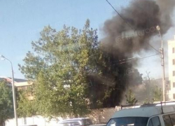 Черный дым поднялся над улицей Энгельса в Новороссийске