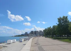 Дорого спать и дорого есть туристам в Краснодарском крае: 78 миллиардов потратили отдыхающие 