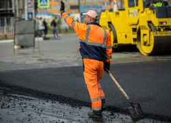Раскопали и бросили: водители Новороссийска "проклинают" дорожные работы 